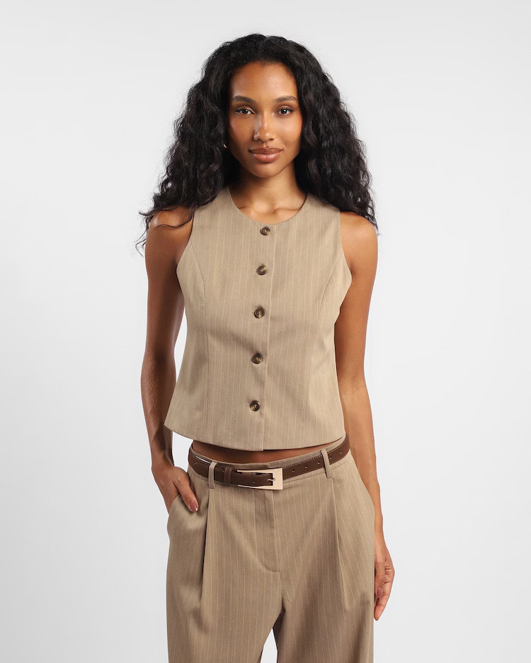 Colete feminino de alfaiataria risca de giz - bege