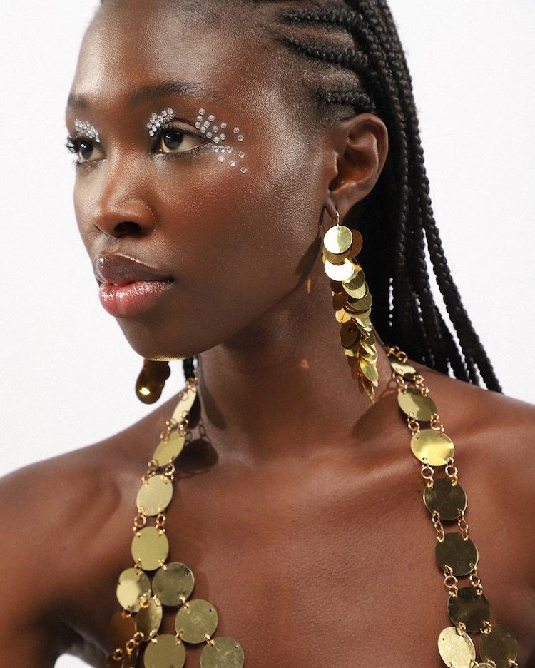 Brinco feminino cascata metalizada - dourado