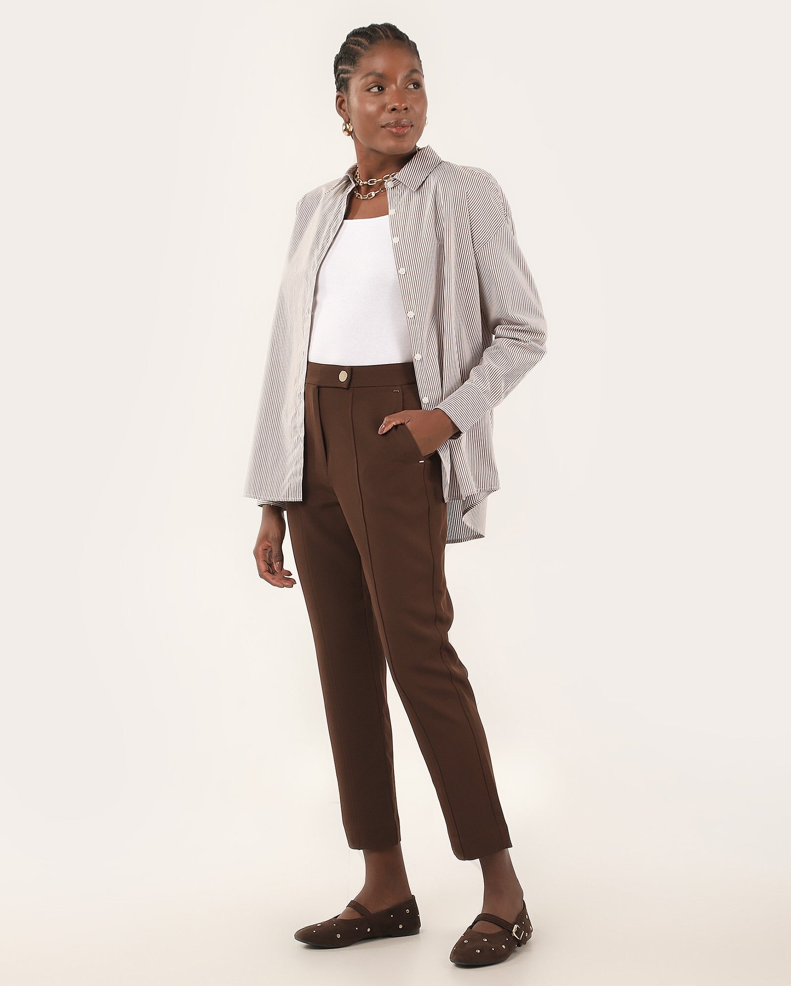 Calça feminina cenoura Aurora alfaiataria - Marrom Escuro