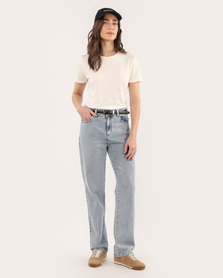 Calça jeans feminina reta 90's cintura média - Jeans Clássico Claro | Pool Jeans