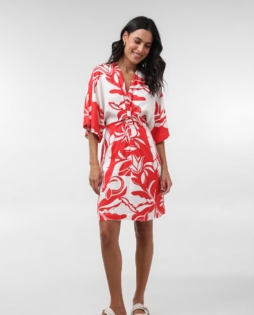 Vestido curto de viscose folhagens vermelho | AK by Riachuelo