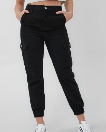 Calça jeans color juvenil cargo cós passante - Preto | Pool