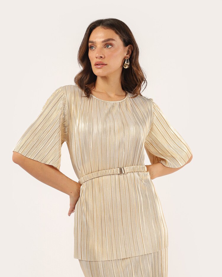 Blusa feminina alongada metalizada com cinto - dourada