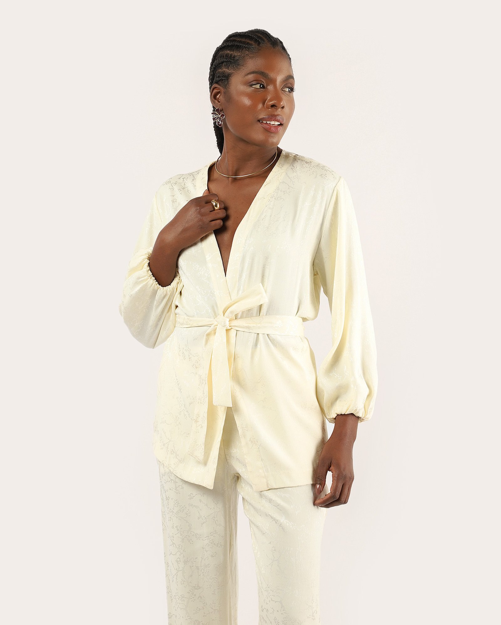 Kimono feminino com viscose e amarração - off white