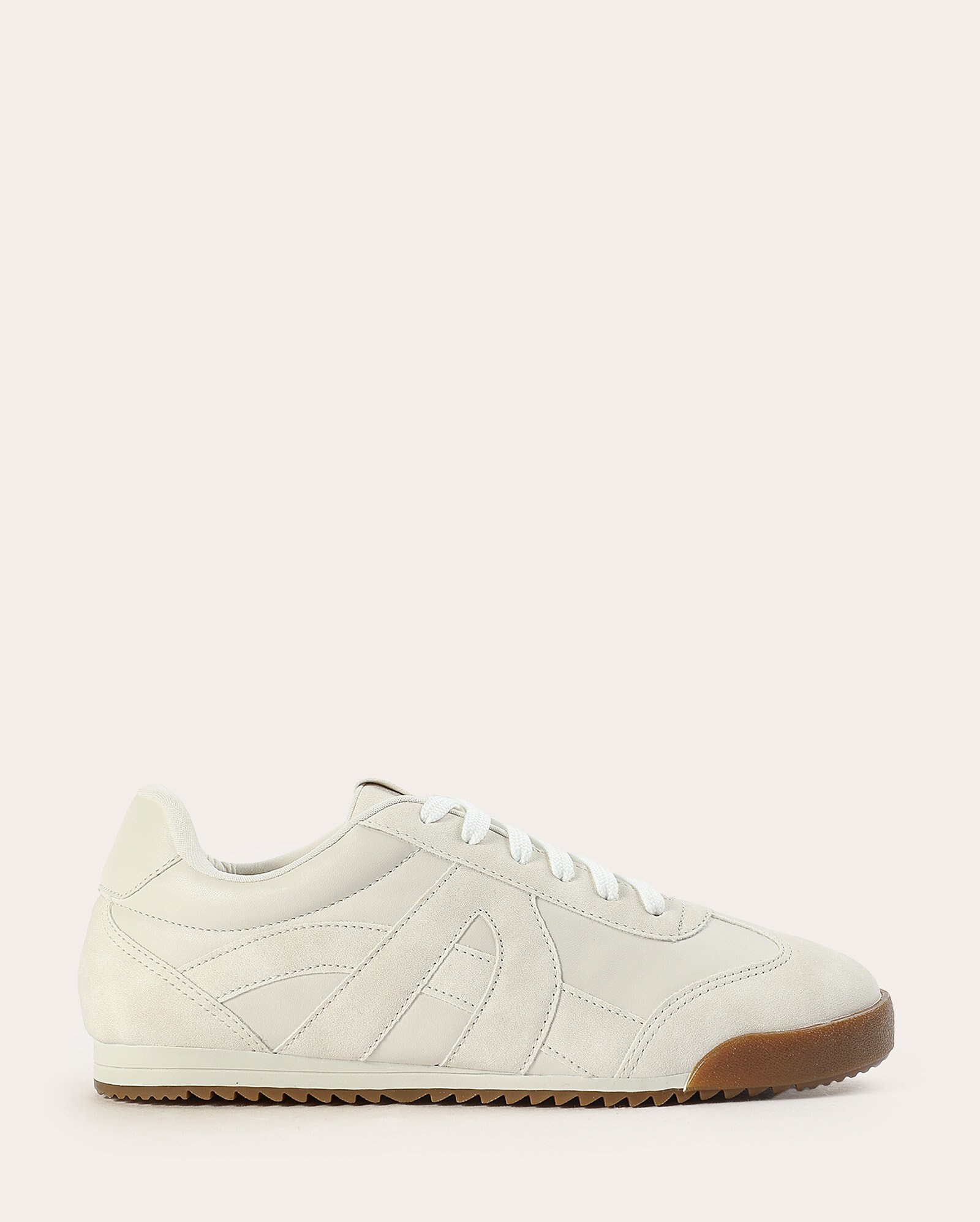 Tênis feminino casual com recortes - Branco | Amaia
