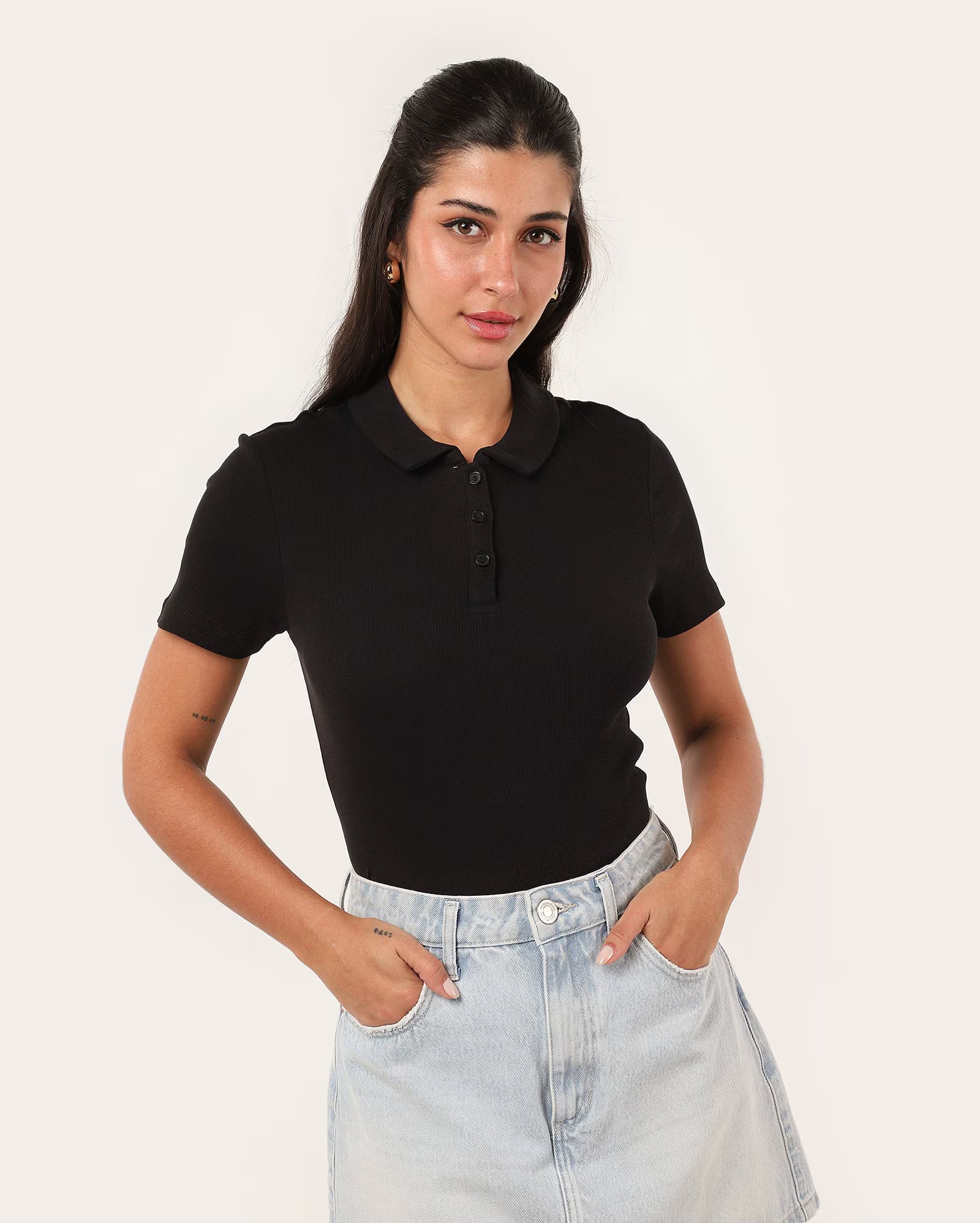 Camisa polo feminina Gianna canelada preta | Pool Basics