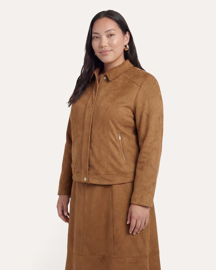 Jaqueta plus size feminina em suede - marrom