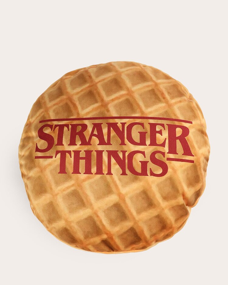 Almofada waffle Stranger Things 35cm - bege | Casa Riachuelo
