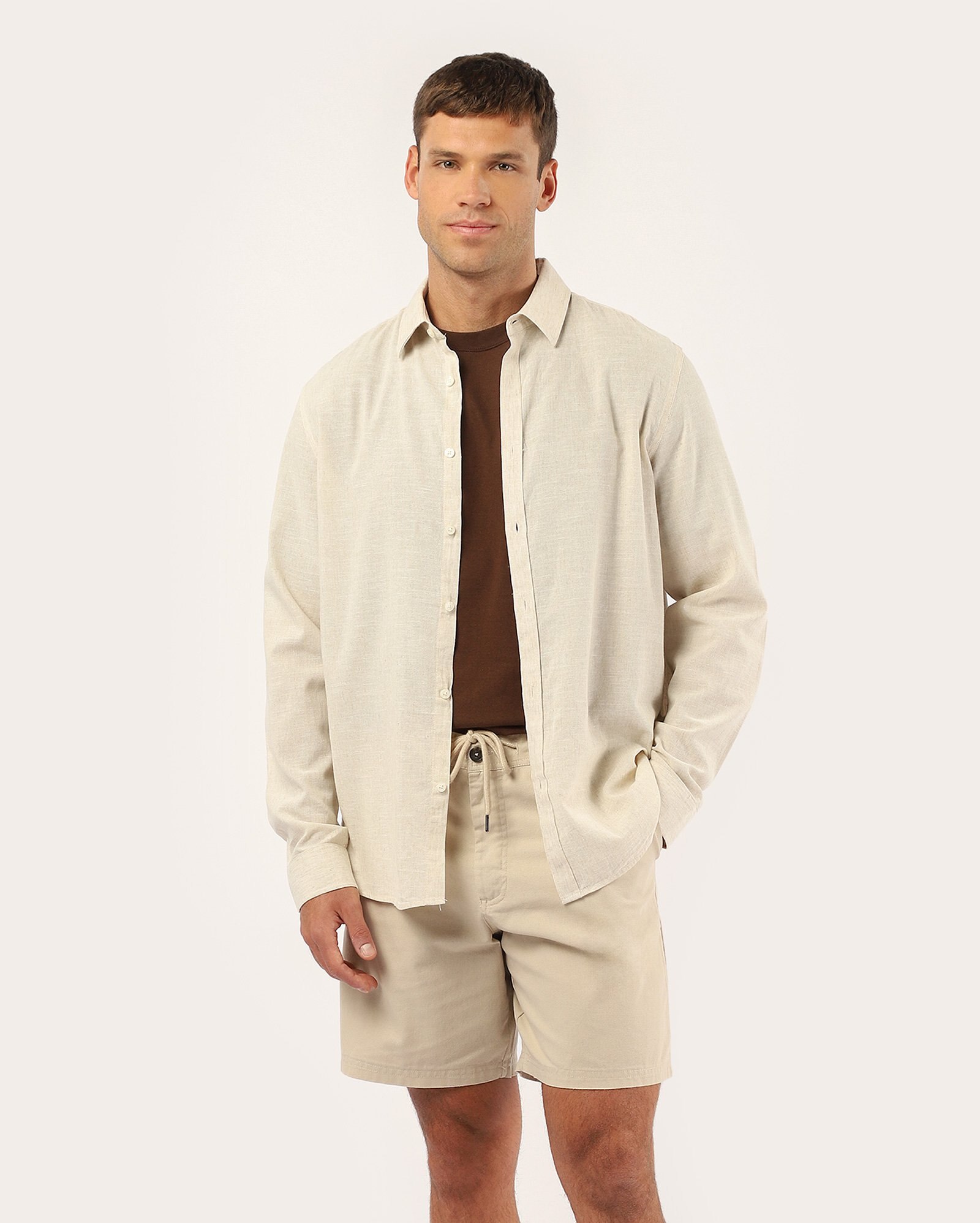 Camisa masculina regular em viscolinho com manga longa - Bege Claro