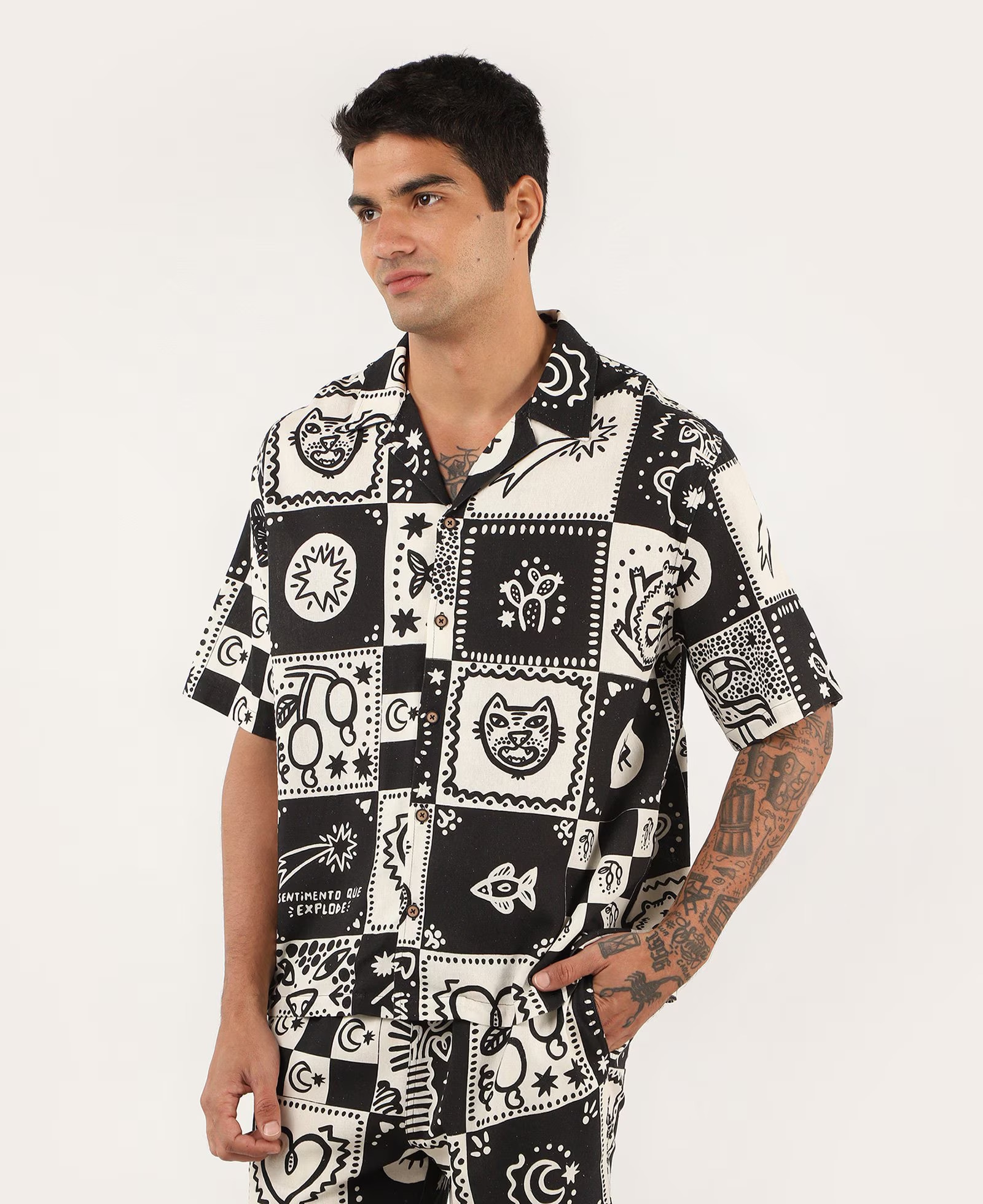 Camisa masculina regular em viscolinho quadriculada bege