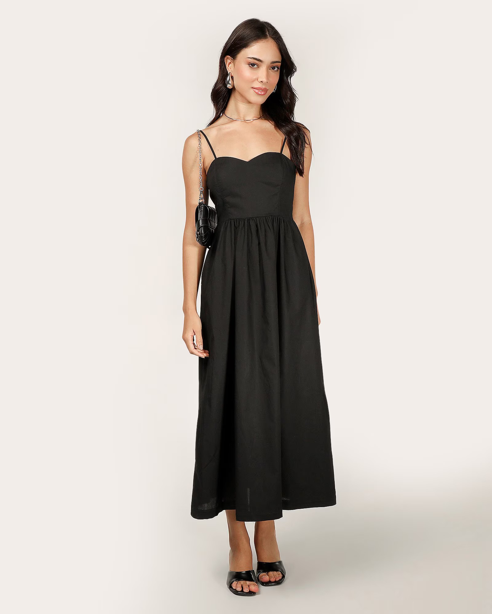 Vestido midi godê decote de coração | Pool