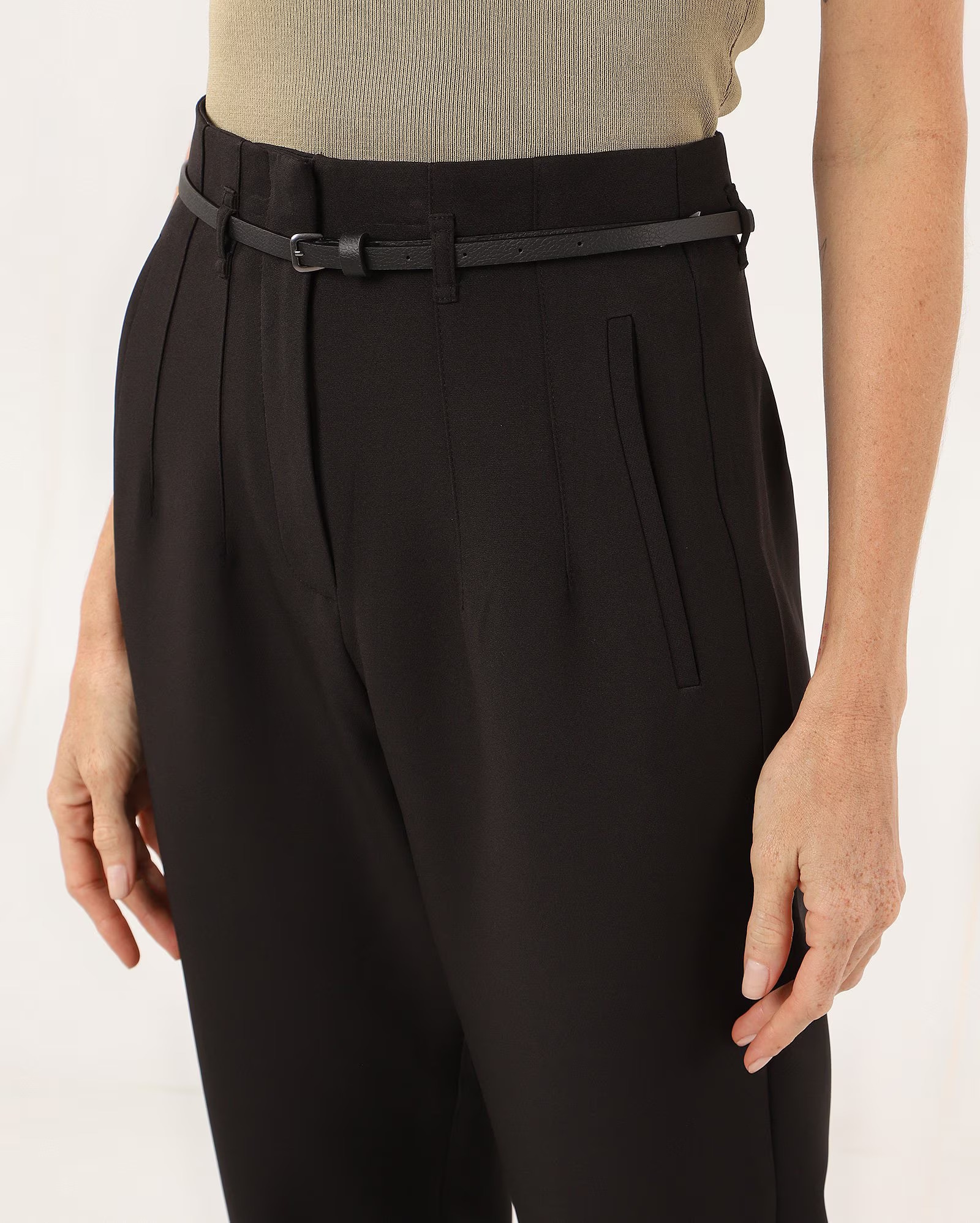 Calça feminina de alfaiataria preta | AK by Riachuelo